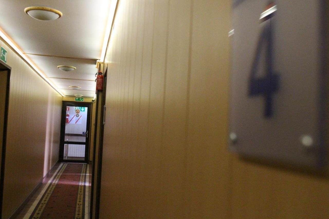 Bar Malwa Motel Aleksandrow Lodzki Luaran gambar