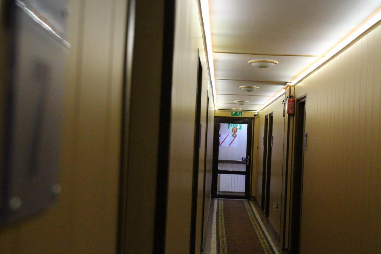 Bar Malwa Motel Aleksandrow Lodzki Luaran gambar