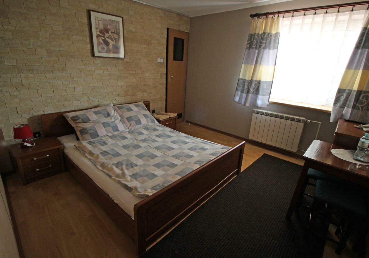 Bar Malwa Motel Aleksandrow Lodzki Luaran gambar