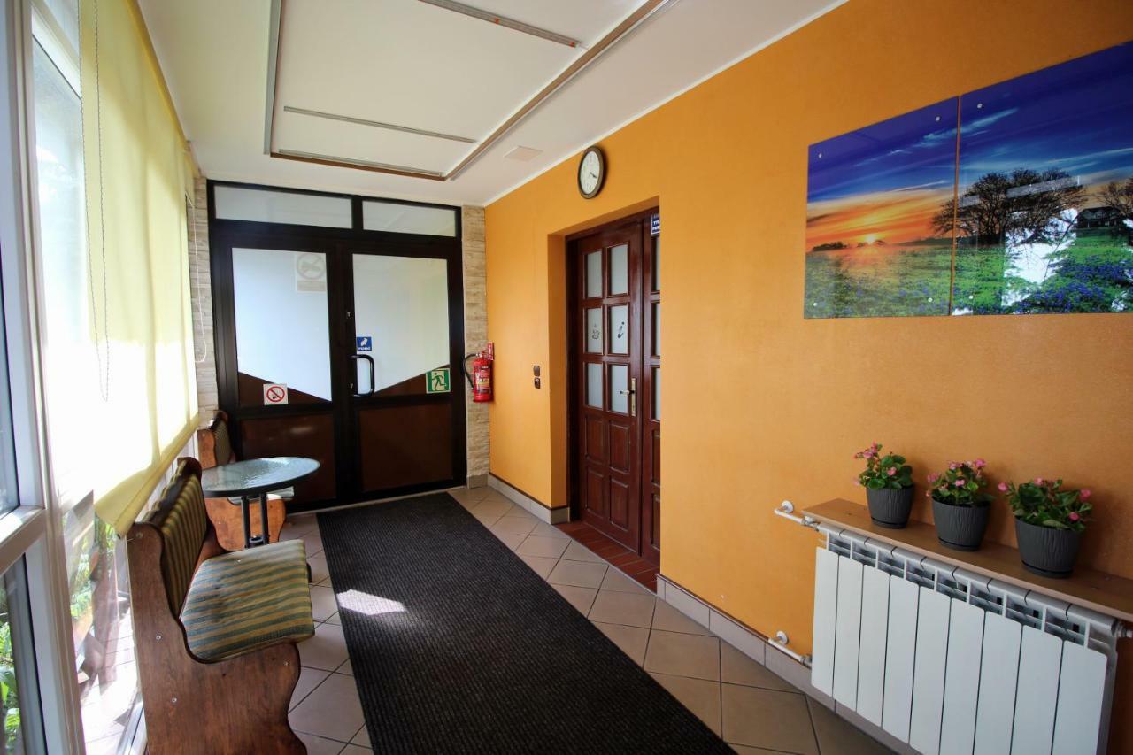 Bar Malwa Motel Aleksandrow Lodzki Luaran gambar