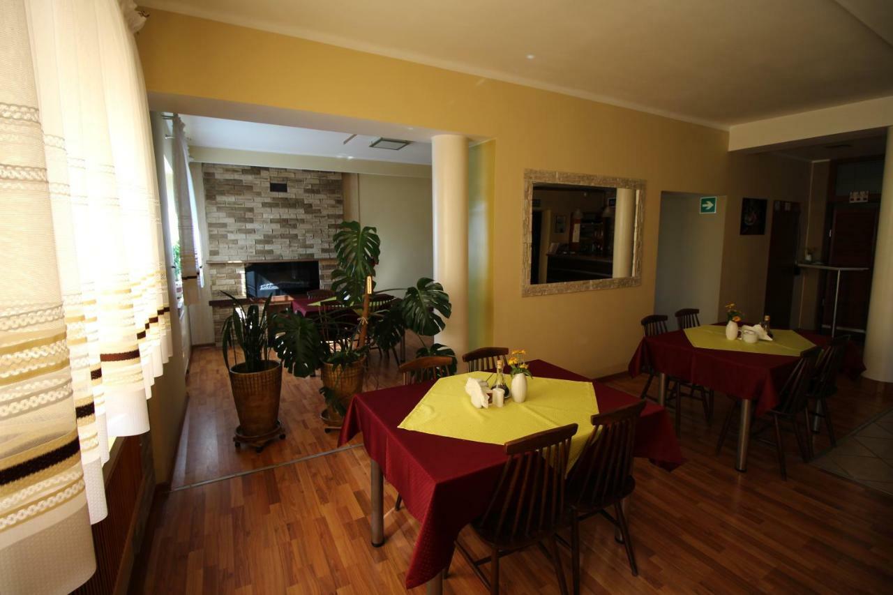 Bar Malwa Motel Aleksandrow Lodzki Luaran gambar